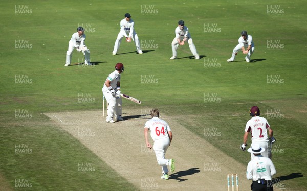 260618 - Glamorgan v Northamptonshire, Specsavers County Championship Div 2 - Andrew Salter of Glamorgan just fails to catch Ben Duckett of Northamptonshire off the bowling of Timm van der Gugten of Glamorgan