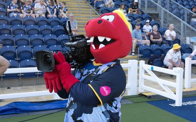 080726 - Glamorgan v Northamptonshire Steelbacks, Vitality Blast Men - Morgan the Glamorgan mascot debuts as camera operator for the pre match build up
