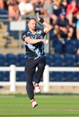 080726 - Glamorgan v Northamptonshire Steelbacks, Vitality Blast Men - Nathan McAndrew of Glamorgan bowls
