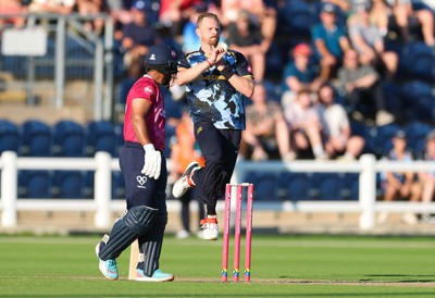 080726 - Glamorgan v Northamptonshire Steelbacks, Vitality Blast Men - Nathan McAndrew of Glamorgan bowls