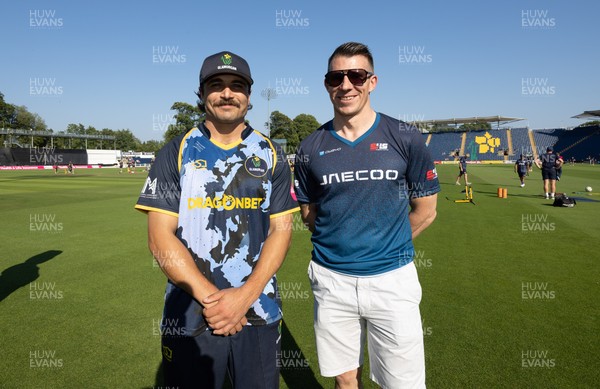 080726 - Glamorgan v Northamptonshire Steelbacks, Vitality Blast Men - Coin toss ahead of the match