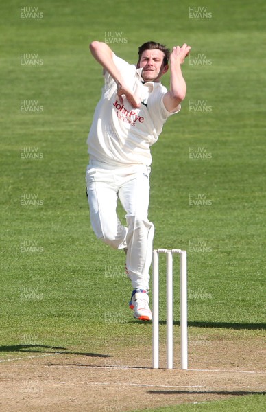 030417 - Glamorgan v Nottinghamshire - Pre Season Friendly - Harry Gurney of Nottinghamshire bowling