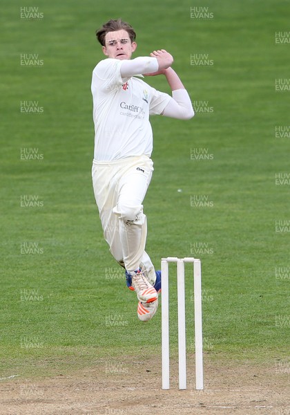 030417 - Glamorgan v Nottinghamshire - Pre Season Friendly - Luke Cheshire of Glamorgan bowling