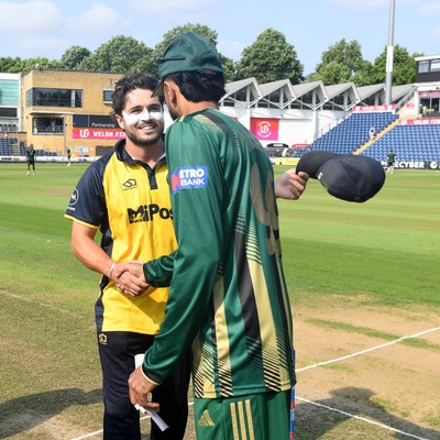 170825 - Glamorgan v Nottinghamshire - Metro Bank One Day Cup - Glamorgan Captain Kiran Carlson and Nottinghamshire Captain Haseeb Hameed at the coin toss