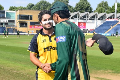 170825 - Glamorgan v Nottinghamshire - Metro Bank One Day Cup - Glamorgan Captain Kiran Carlson and Nottinghamshire Captain Haseeb Hameed at the coin toss