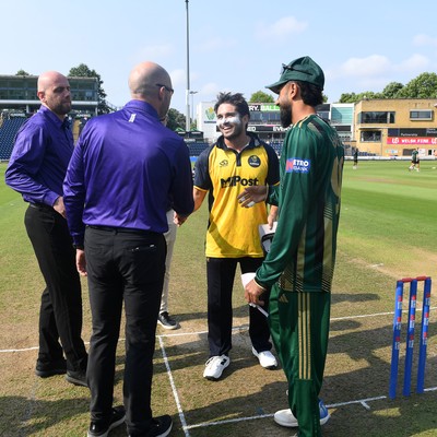 170825 - Glamorgan v Nottinghamshire - Metro Bank One Day Cup - Glamorgan Captain Kiran Carlson and Nottinghamshire Captain Haseeb Hameed at the coin toss