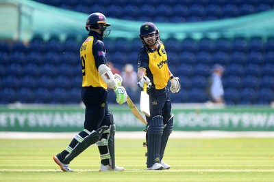 170825 - Glamorgan v Nottinghamshire - Metro Bank One Day Cup - Eddie Byrom of Glamorgan hits 50 and is congratulated by Kiran Carlson of Glamorgan