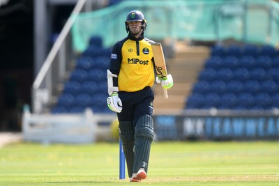 170825 - Glamorgan v Nottinghamshire - Metro Bank One Day Cup - Eddie Byrom of Glamorgan hits 50