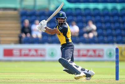 170825 - Glamorgan v Nottinghamshire - Metro Bank One Day Cup - Zain Ul Hassan of Glamorgan batting 