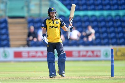 170825 - Glamorgan v Nottinghamshire - Metro Bank One Day Cup - Billy Root of Glamorgan hits 50