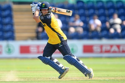 170825 - Glamorgan v Nottinghamshire - Metro Bank One Day Cup - Billy Root of Glamorgan batting