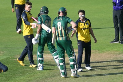 170825 - Glamorgan v Nottinghamshire - Metro Bank One Day Cup - Players shake hands at the end of the match after Nottinghamshire win the game