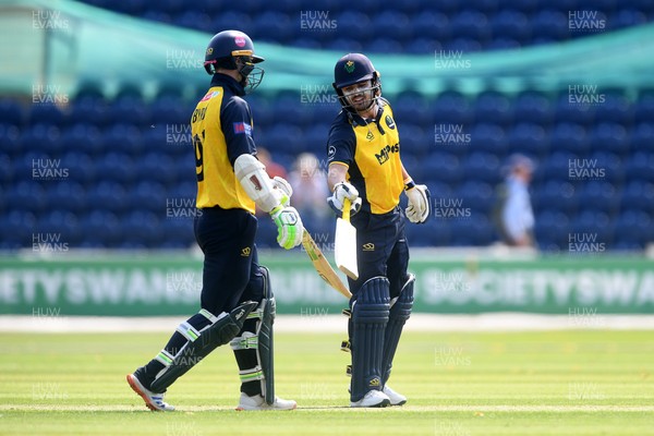 170825 - Glamorgan v Nottinghamshire - Metro Bank One Day Cup - Eddie Byrom of Glamorgan hits 50 and is congratulated by Kiran Carlson of Glamorgan