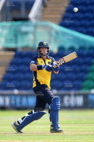 170825 - Glamorgan v Nottinghamshire - Metro Bank One Day Cup - Billy Root of Glamorgan batting
