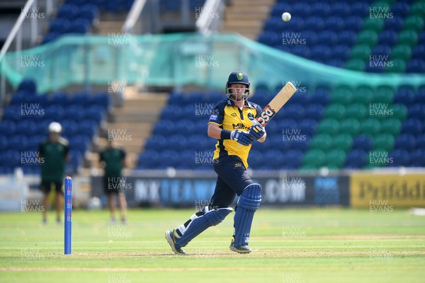 170825 - Glamorgan v Nottinghamshire - Metro Bank One Day Cup - Billy Root of Glamorgan batting