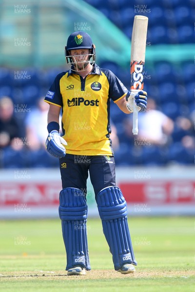 170825 - Glamorgan v Nottinghamshire - Metro Bank One Day Cup - Billy Root of Glamorgan hits 50