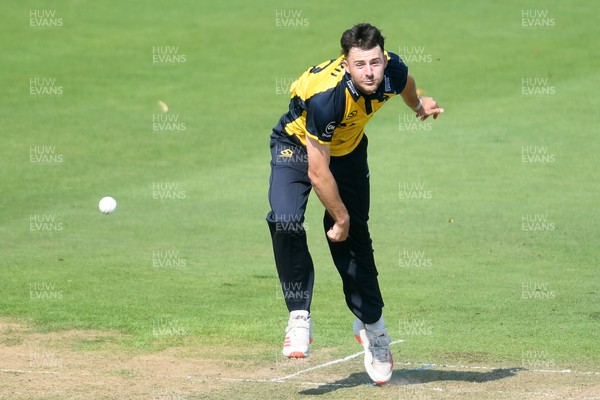 170825 - Glamorgan v Nottinghamshire - Metro Bank One Day Cup - Ned Leonard of Glamorgan bowling