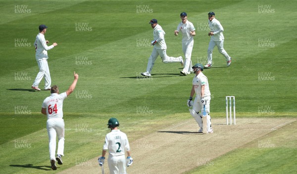 190517 - Glamorgan v Nottinghamshire, Specsavers County Championship - Chris Cooke of Glamorgan celebrates after catching Steven Mullaney of Nottinghamshire off the bowling of Timm van der Gugten