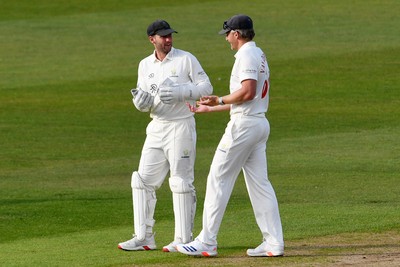 080526 - Glamorgan v Somerset - Rothesay County Championship -  Chris Cooke of Glamorgan celebrates with Timm Van Der Gugten after he catches the last ball of the day to dismiss Migael Pretorius of Somerset