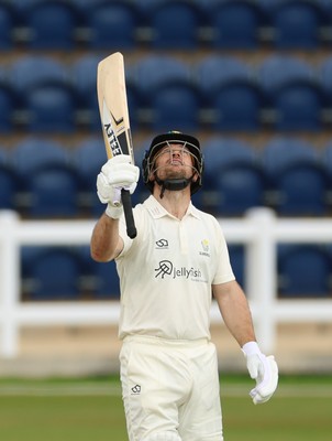 110526 - Glamorgan v Somerset, Rothesay County Championship Division 1, Day 4 of 4 - Sean Dickson of Glamorgan and Ryan Hadley of Glamorgan during their 4th day partnership