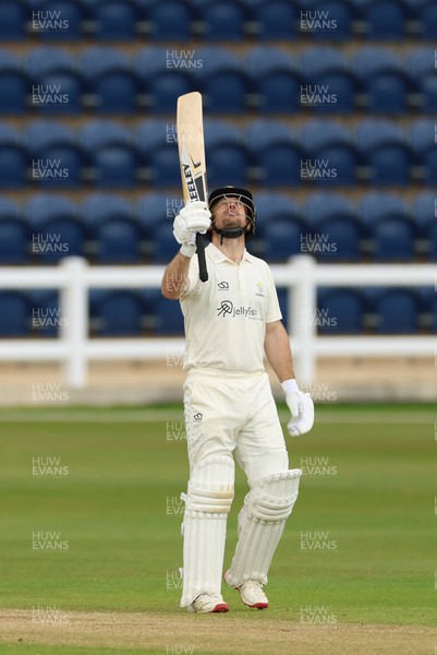 110526 - Glamorgan v Somerset, Rothesay County Championship Division 1, Day 4 of 4 - Sean Dickson of Glamorgan and Ryan Hadley of Glamorgan during their 4th day partnership