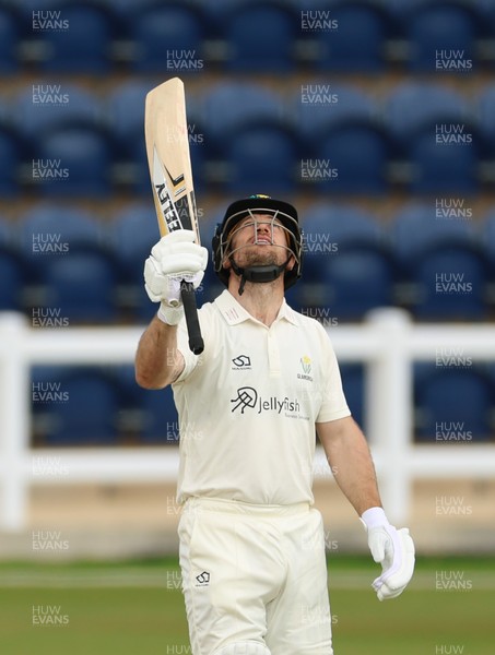 110526 - Glamorgan v Somerset, Rothesay County Championship Division 1, Day 4 of 4 - Sean Dickson of Glamorgan and Ryan Hadley of Glamorgan during their 4th day partnership