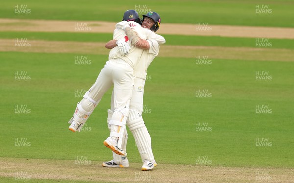 110526 - Glamorgan v Somerset, Rothesay County Championship Division 1, Day 4 of 4 - Mason Crane of Glamorgan and Ryan Hadley of Glamorgan celebrate as they secure the runs to beat Somerset