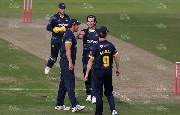160920 - Glamorgan v Somerset - Vitality T20 Blast - Marchant de Lange of Glamorgan celebrates after catching Will Smeed with bowler Ruaidhri Smith