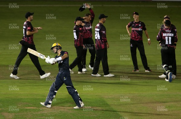 160920 - Glamorgan v Somerset - Vitality T20 Blast - Roelof van der Merwe of Somerset and team mates celebrates after he catches out Callum Taylor of Glamorgan