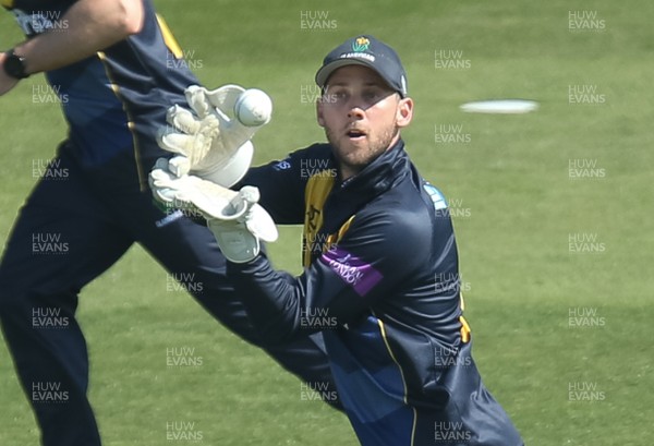 210419 - Glamorgan v Somerset, Royal London One Day Cup - Chris Cooke of Glamorgan looks to catch the ball