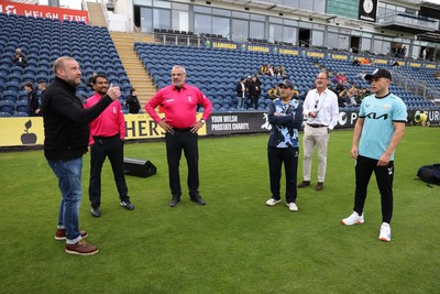 030625 - Glamorgan Cricket v Surrey - Vitality T20 Blast - Coin toss