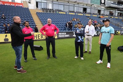 030625 - Glamorgan Cricket v Surrey - Vitality T20 Blast - Coin toss