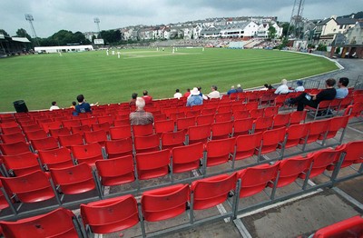 Glamorgan v Surrey 030798