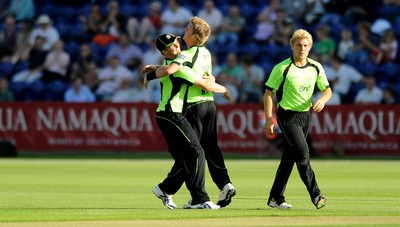 09.07.10 - Glamorgan Dragons v Surrey Lions - Friends Provident Twenty20 - Stuart Meaker(R) and Jason Roy of Surrey celebrate the wicket of Tom Maynard of Glamorgan. 