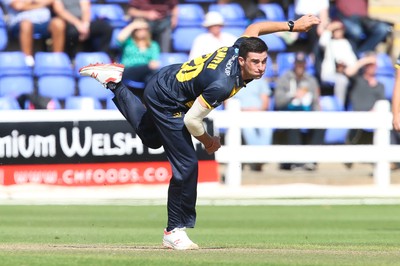 110819 - Glamorgan v Surrey, Vitality Blast - Ruaidhri Smith of Glamorgan bowls