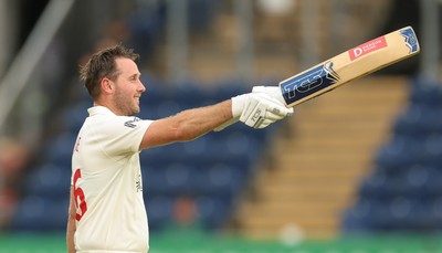 190626 - Glamorgan v Surrey, Rothesay County Championship Division 1- Chris Cooke of Glamorgan celebrates his century