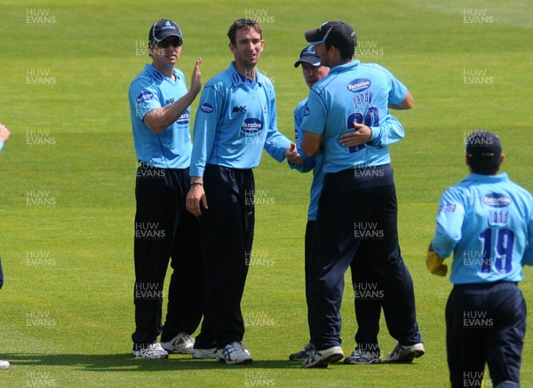 13.06.10 - Glamorgan Dragons v Sussex Sharks, Friends Provident T20 Sussex bowler James Kirtley is congratulated after taking the wicket of Mark Cosgrove 