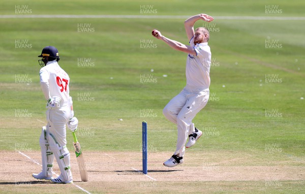 140622 - Glamorgan v Sussex - LV= County Championship - Division Two - Sean Hunt of Sussex bowling