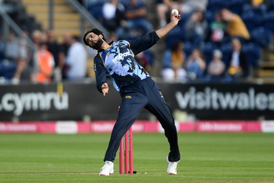 140625 - Glamorgan v Sussex - Vitality Blast - Imad Wasim of Glamorgan bowling
