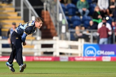 140625 - Glamorgan v Sussex - Vitality Blast - Dan Douthwaite of Glamorgan bowling