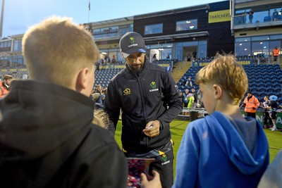 140625 - Glamorgan v Sussex - Vitality Blast - - Imad Wasim of Glamorgan with fans at full time