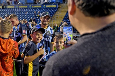 140625 - Glamorgan v Sussex - Vitality Blast - Kiran Carlson of Glamorgan with fans at full time