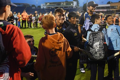 140625 - Glamorgan v Sussex - Vitality Blast - Asa Tribe with fans at full time