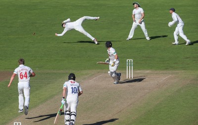 260816 - Glamorgan v Sussex, Specsavers County Championship, Division 2 - Aneurin Donald of Glamorgan dives for the ball but fails to make the catch off the bat of Chris Nash of Sussex