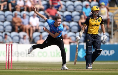 260819 - Glamorgan v Sussex Sharks - Vitality T20 Blast - Jason Behrendorff of Sussex bowling