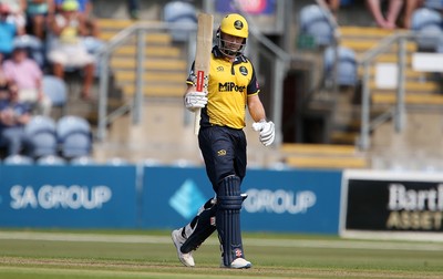 260819 - Glamorgan v Sussex Sharks - Vitality T20 Blast - Shaun Marsh of Glamorgan acknowledges his half century