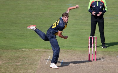 260819 - Glamorgan v Sussex Sharks - Vitality T20 Blast - Roman Walker of Glamorgan bowling