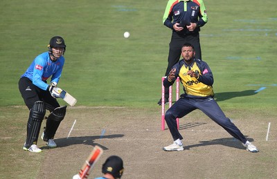 260819 - Glamorgan v Sussex Sharks - Vitality T20 Blast - Prem Sisodiya of Glamorgan bowling