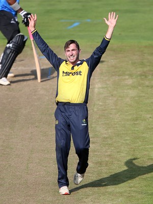 260819 - Glamorgan v Sussex Sharks - Vitality T20 Blast - Andrew Salter of Glamorgan appeals for a wicket