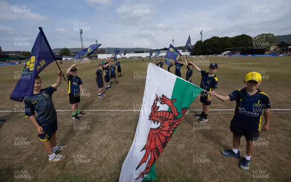 220726 - Glamorgan v Sussex Sharks, Metro Bank One Day Cup - The guard of honour waits to welcome the players